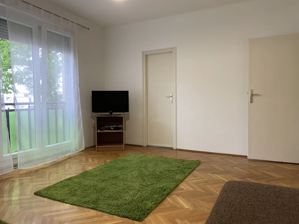 Eladó téglalakás, Debrecen