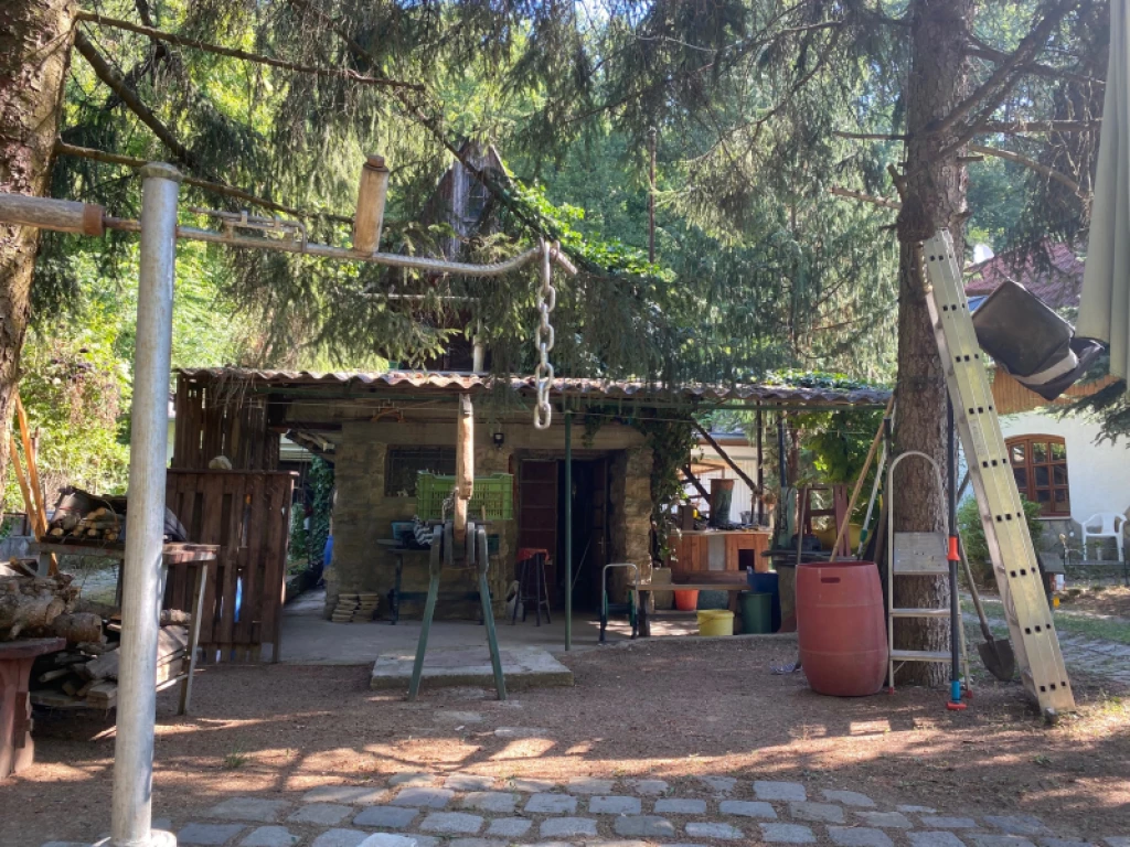 Eladó üdülő, nyaraló, Pilisborosjenő