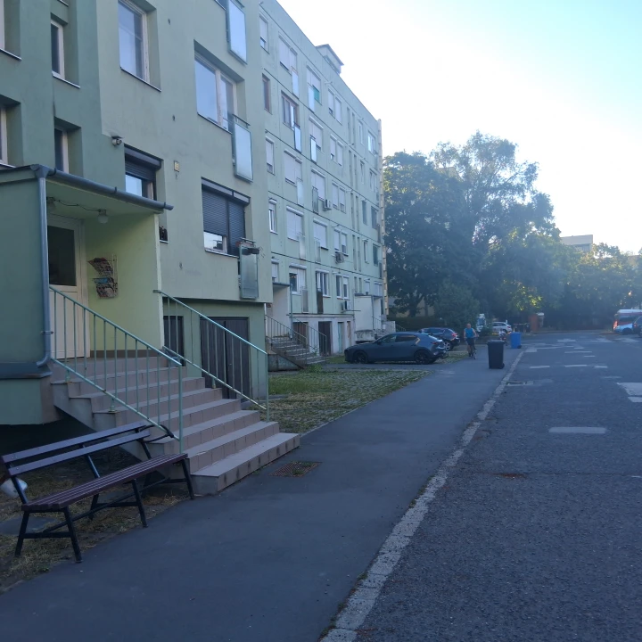 Eladó panellakás, Békéscsaba