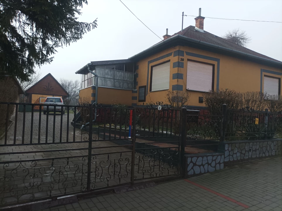 For sale brick flat, Ságvár