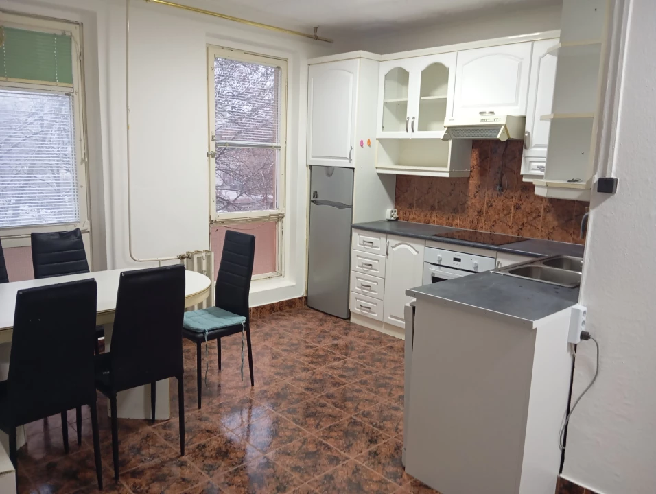 For sale panel flat, Pécs, Fülep Lajos utca