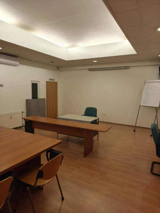 Kiadó vidéki irodaházak, Pécs