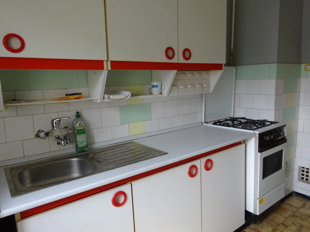 Deák Ferenc utcában első emeleti lakás eladó