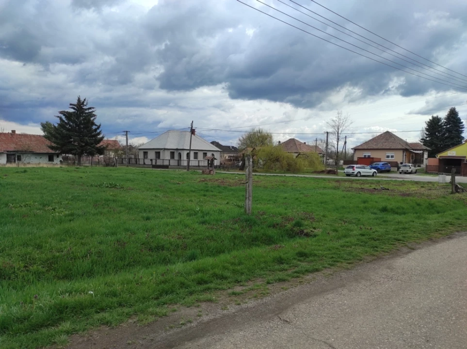 For sale building plot, Szihalom