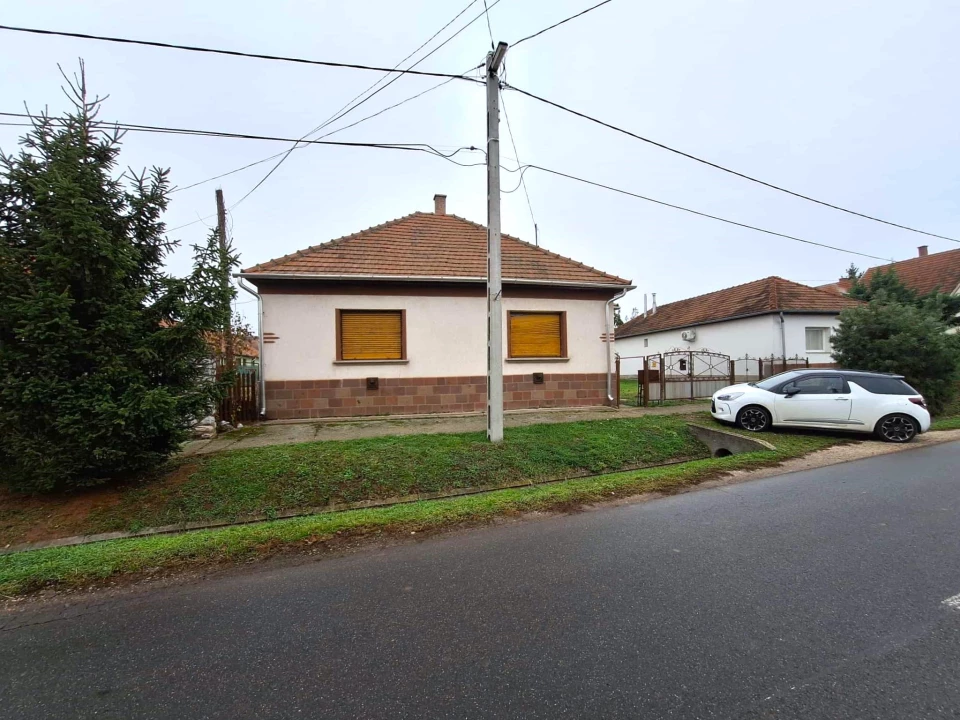 Eladó családi ház, Tard