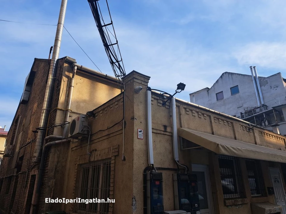 Telephely eladó Budapest Óbuda III. kerület 668 m2