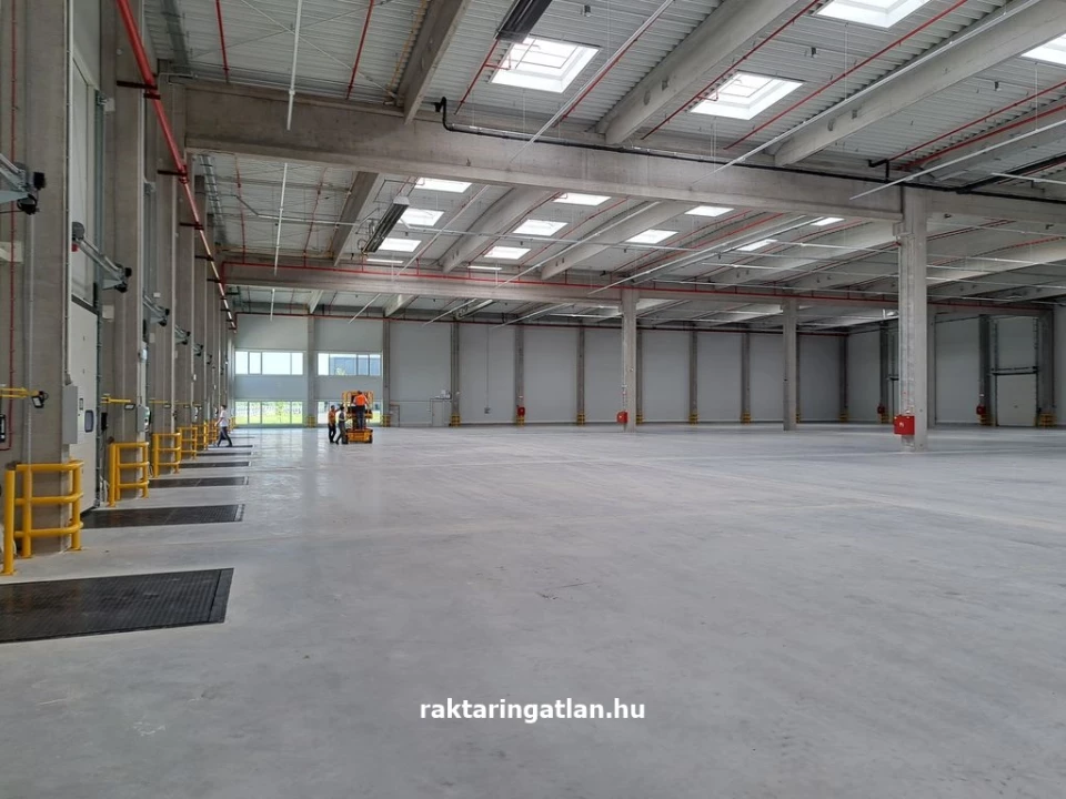 Kiadó raktár Törökbálint 1 256 m2 M1-M7-es autópálya mellett