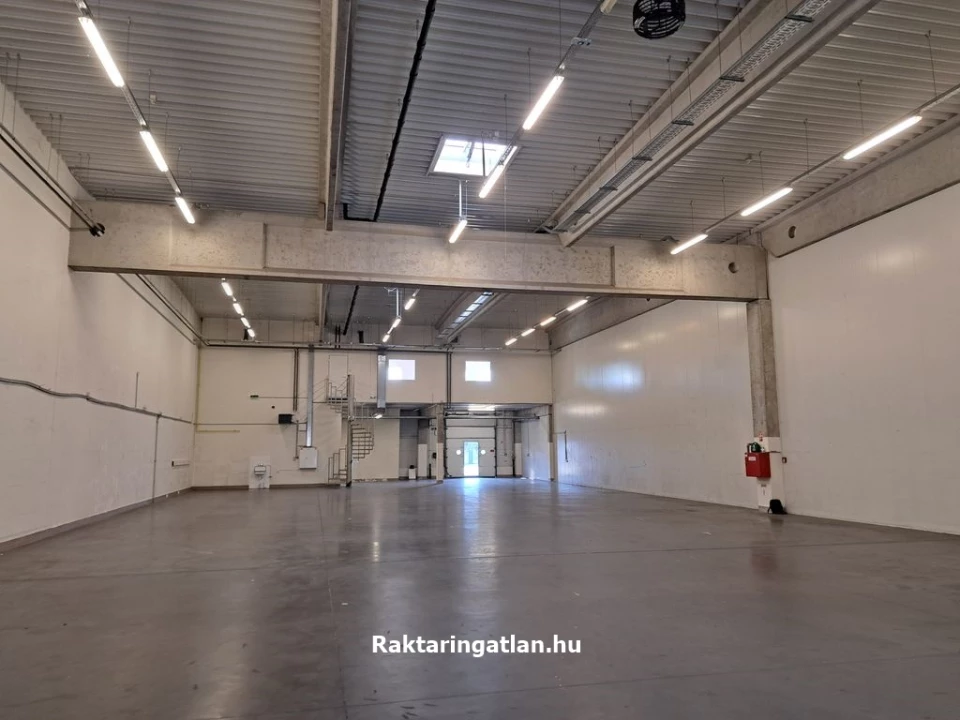 Raktár és iroda kiadó 740+150 m2 IX kerület Budapest Ferencváros