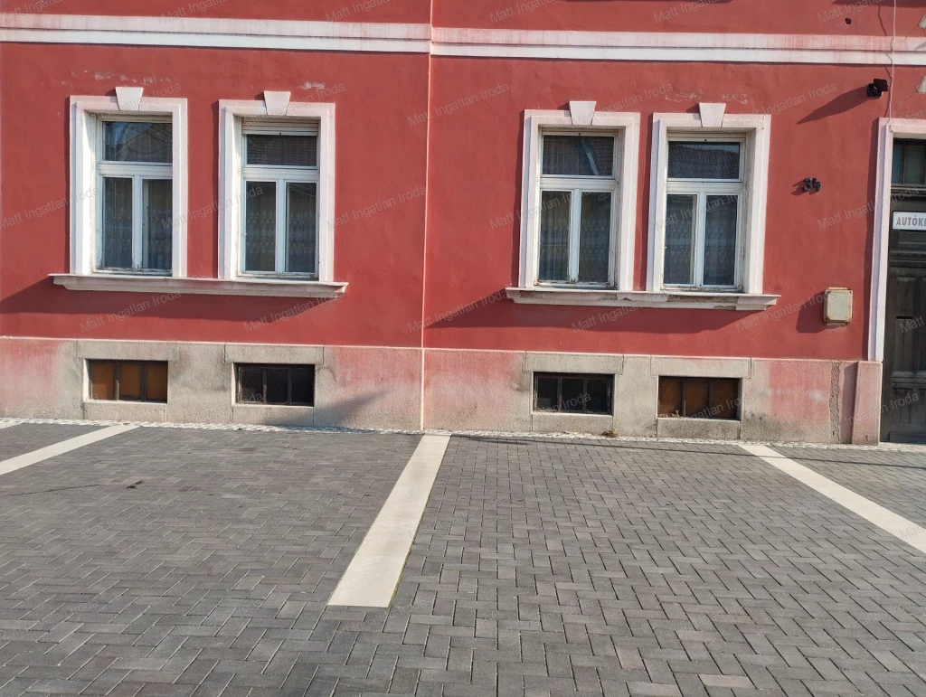 c3-1-name c2-5-name, Esztergom, Belváros