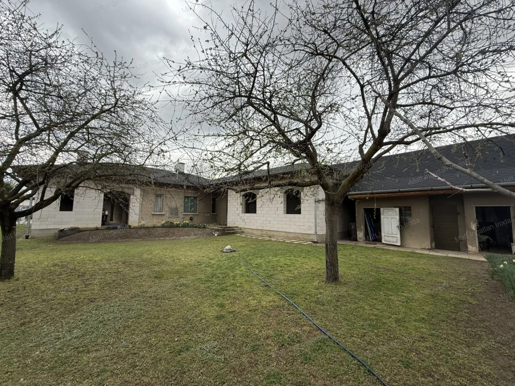 Esztergom-Kertváros Vizimalom utcában eladó ingatlan