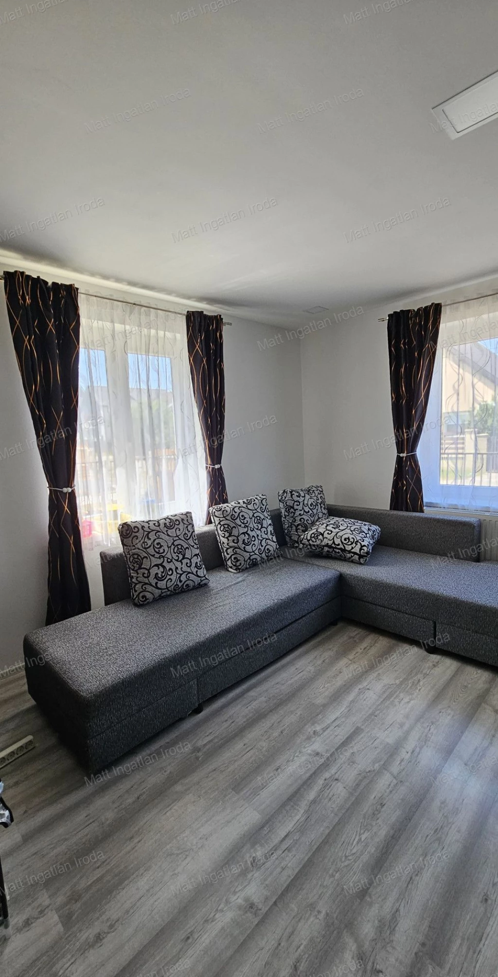 Eladó családi ház, Szárliget