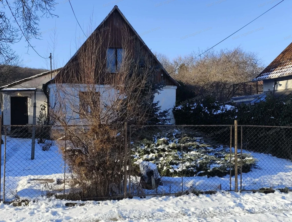 Eladó családi ház, Szárliget