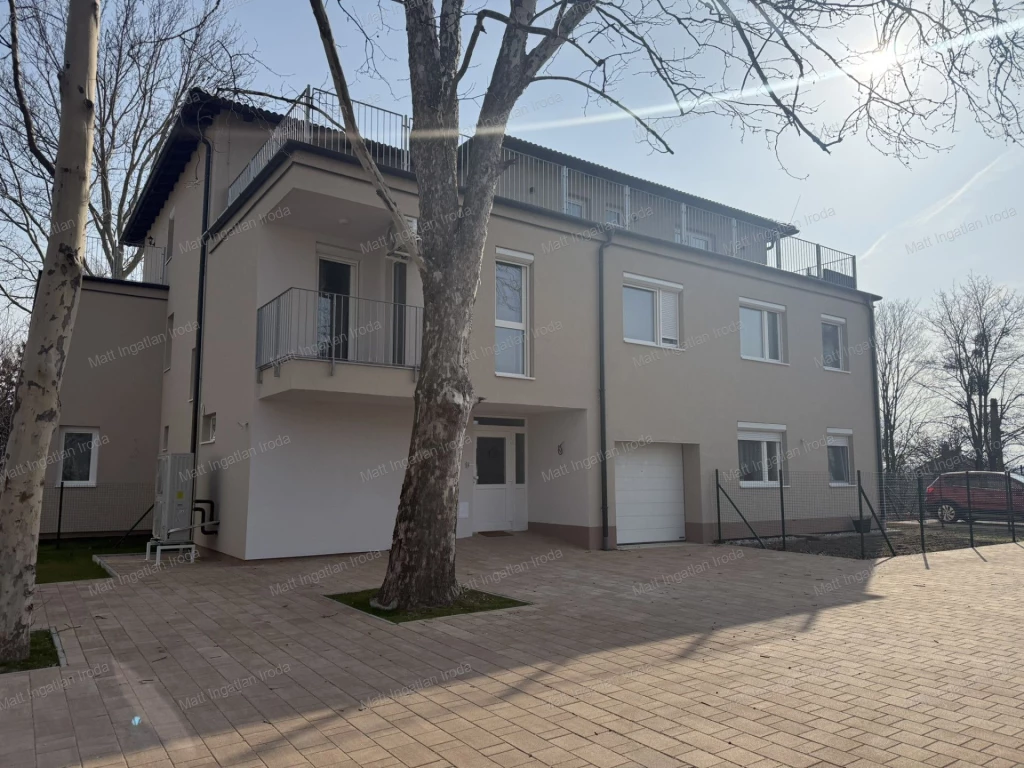 For rent brick flat, Tatabánya