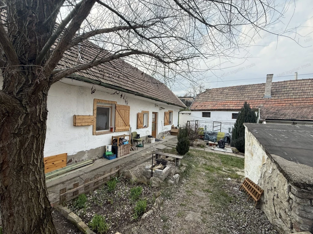 Eladó családi ház Tokodon – csendes, nyugodt környezetben!