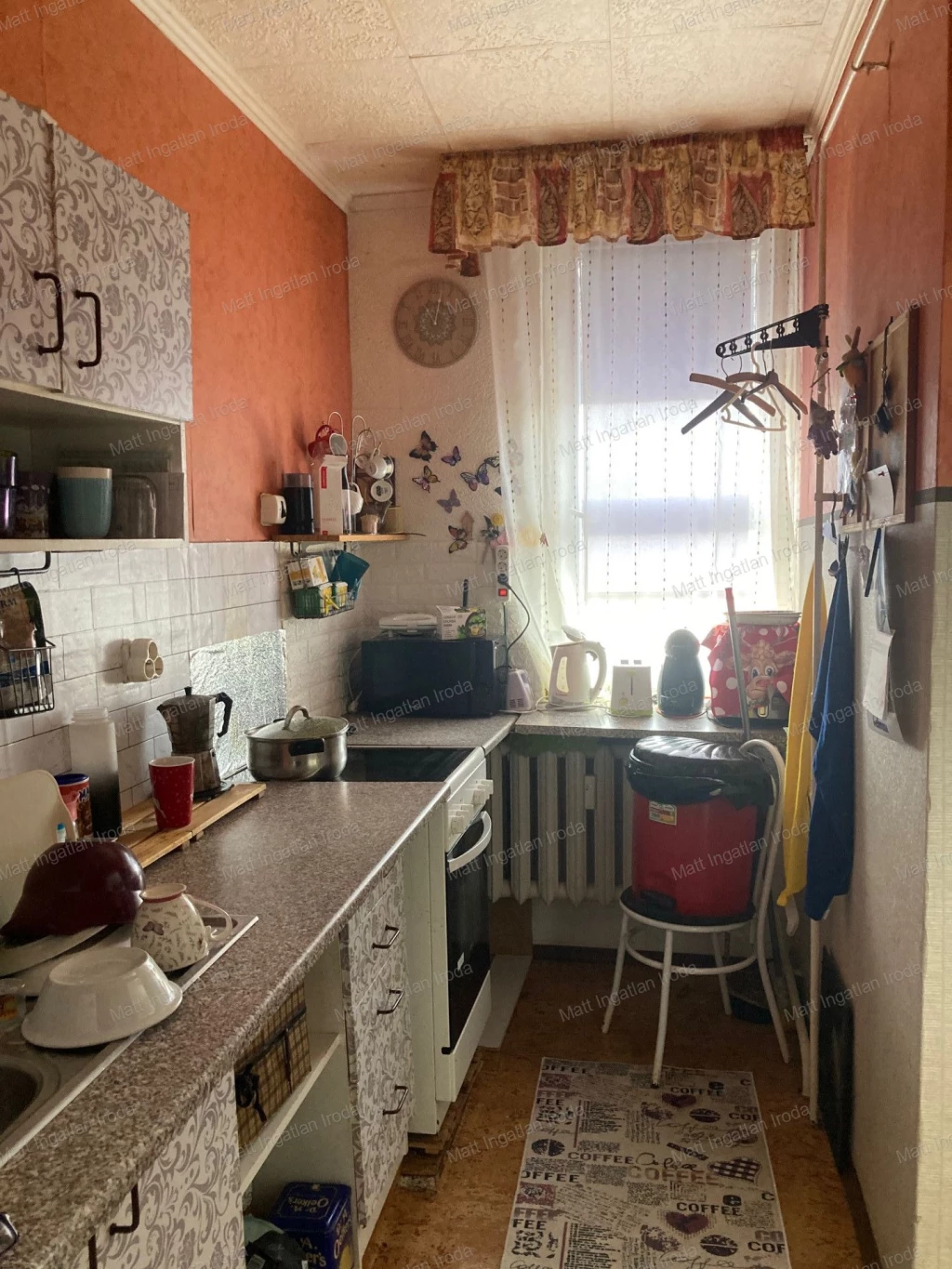 Városközpontban, jó elosztású lakás, kedvező rezsivel