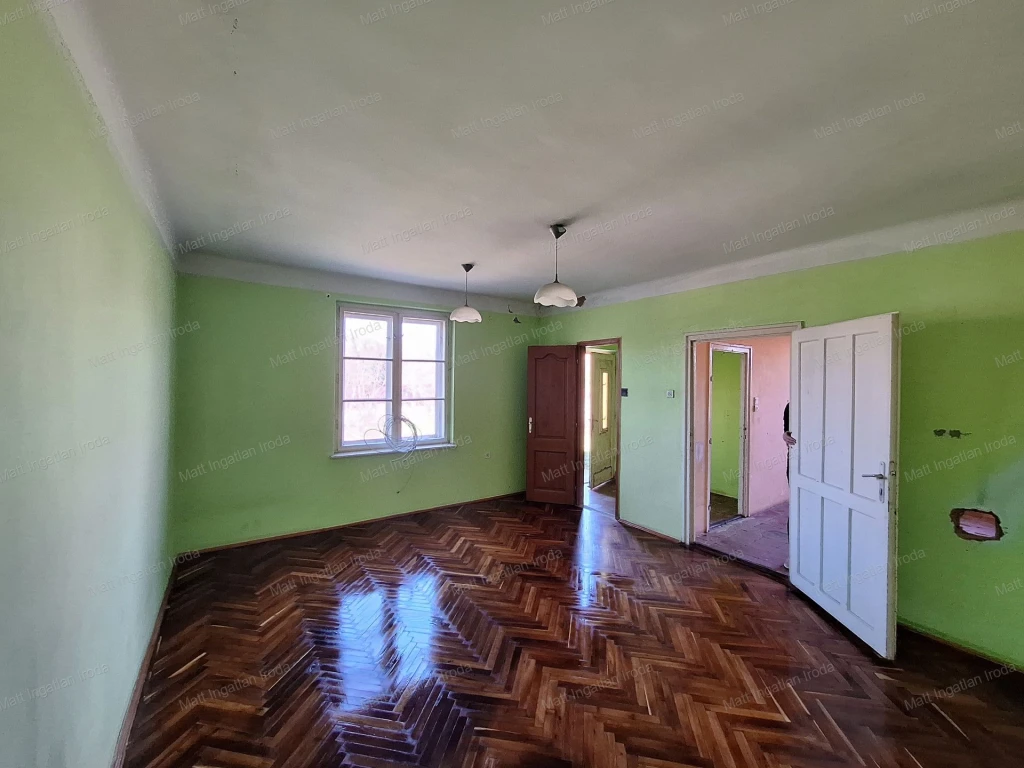 Eladó családi ház.