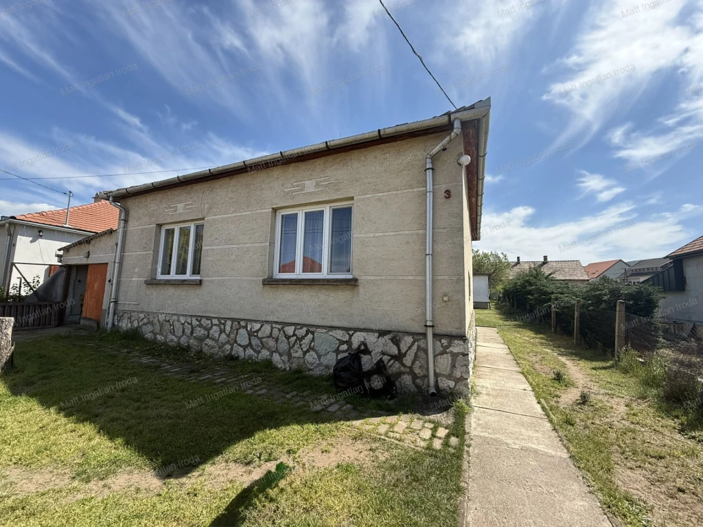 c3-1-name c2-1-name, Tokodaltáró