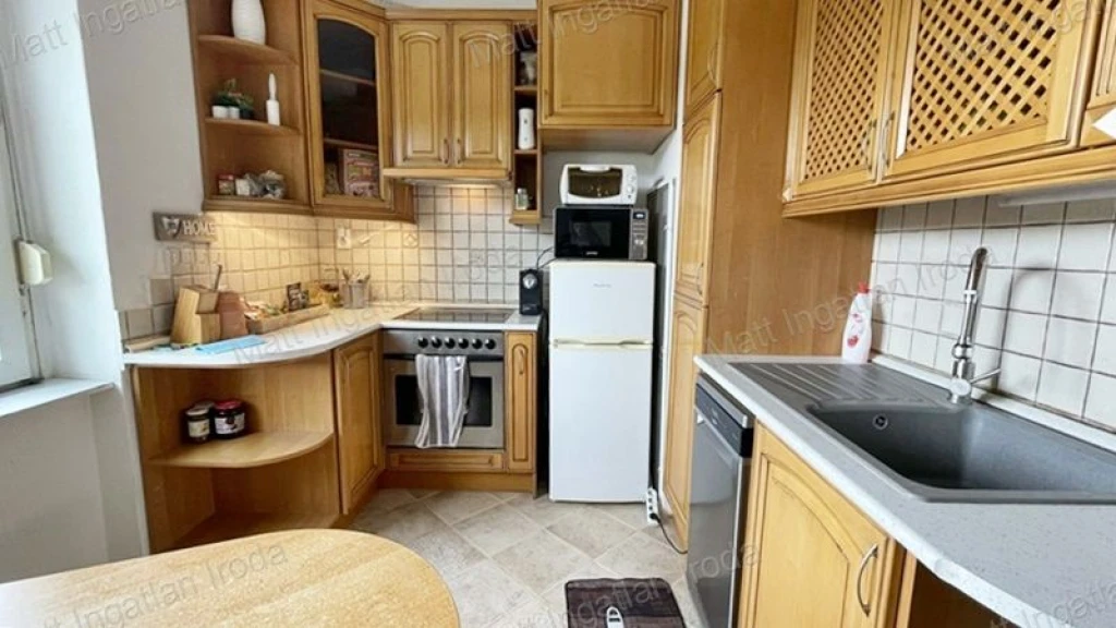 c3-1-name c2-19-name, Tatabánya, Újváros