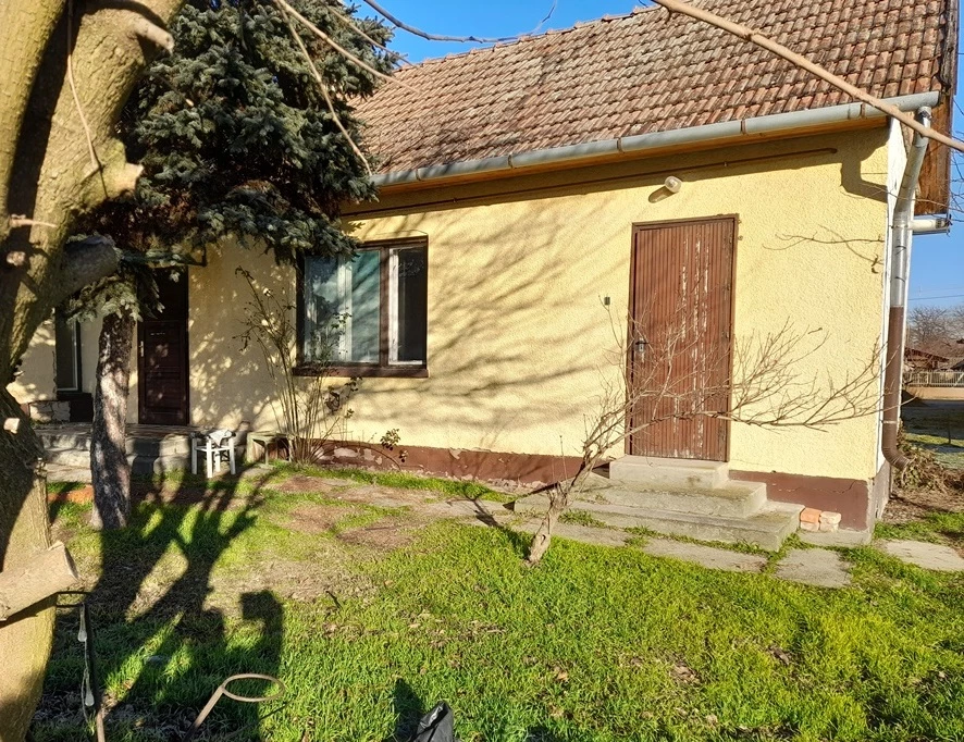 Eladó családi ház, Lakitelek