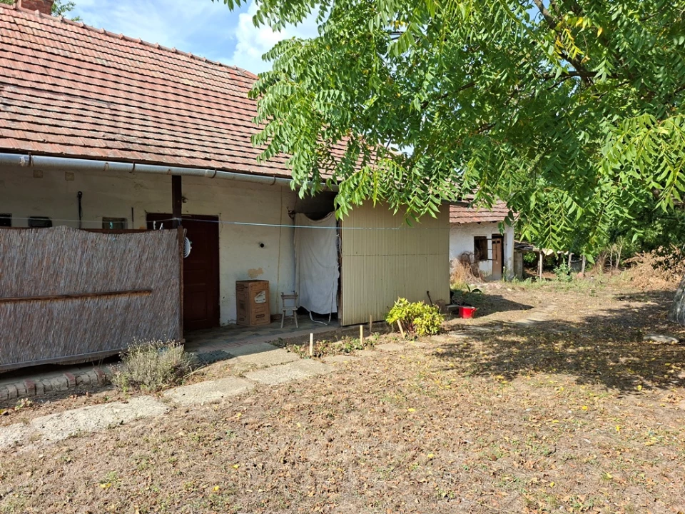 Eladó családi ház, Tiszaug