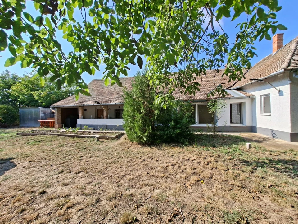 Eladó családi ház, Kunszentmárton