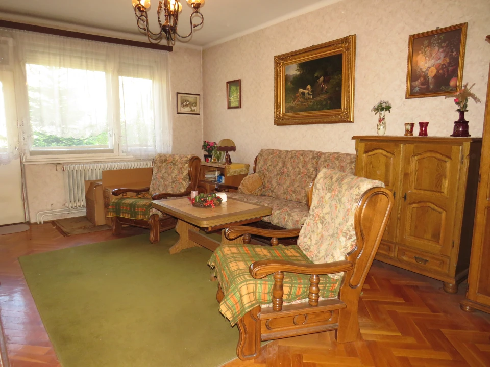 Eladó téglalakás, Sopron