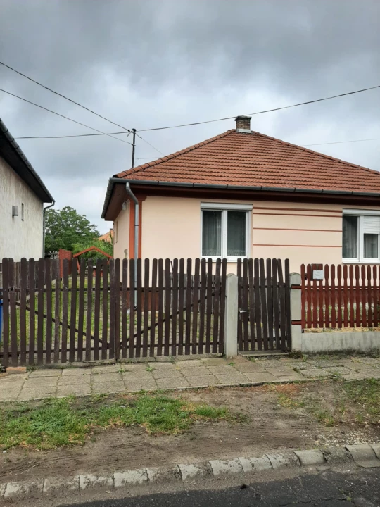 Eladó családi ház, Debrecen