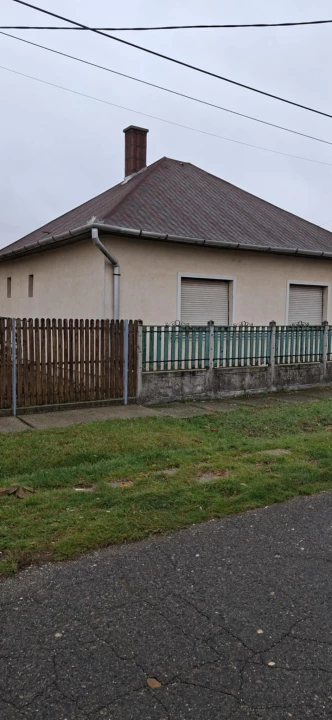 Eladó családi ház, Balmazújváros