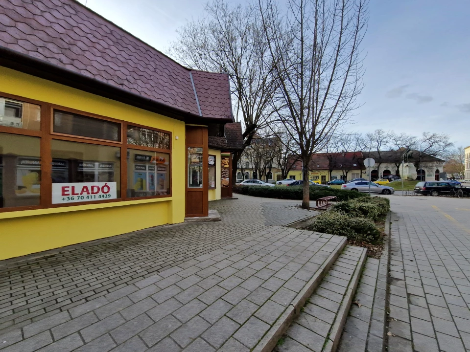 For sale store, Makó