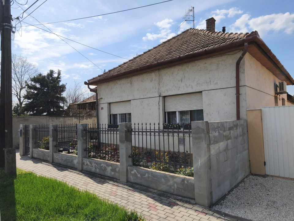 Eladó családi ház, Makó