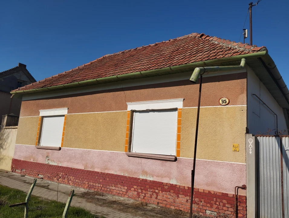 Eladó családi ház, Apátfalva