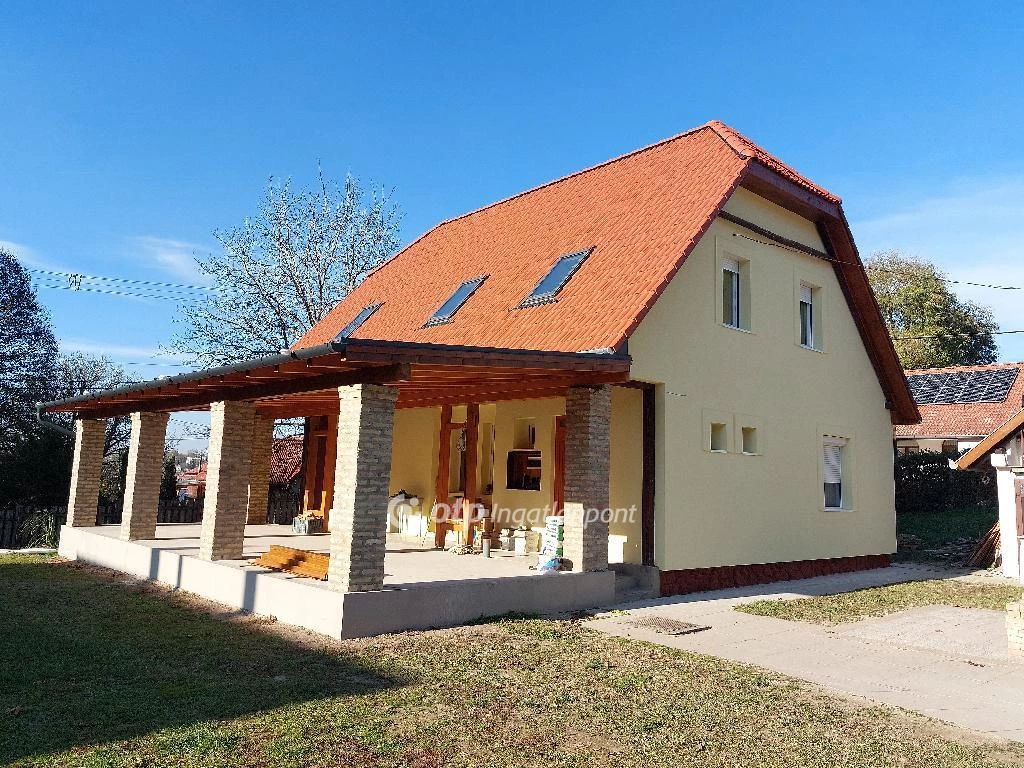 For sale house, Tamási