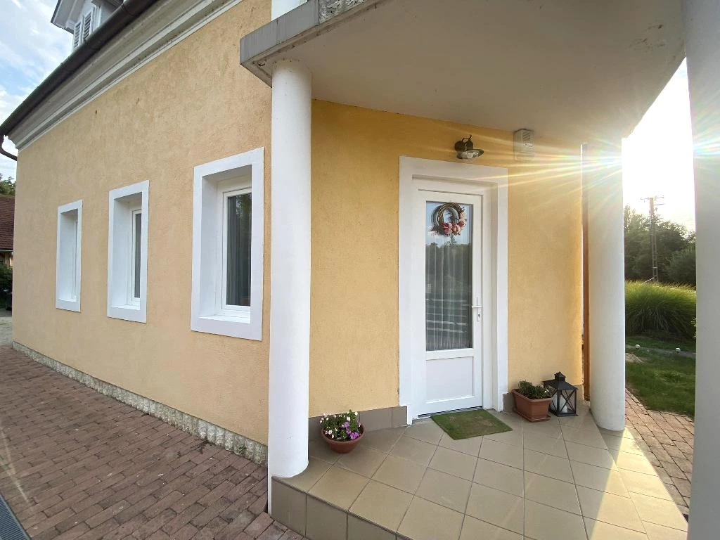 For sale semi-detached house, Balatonfenyves