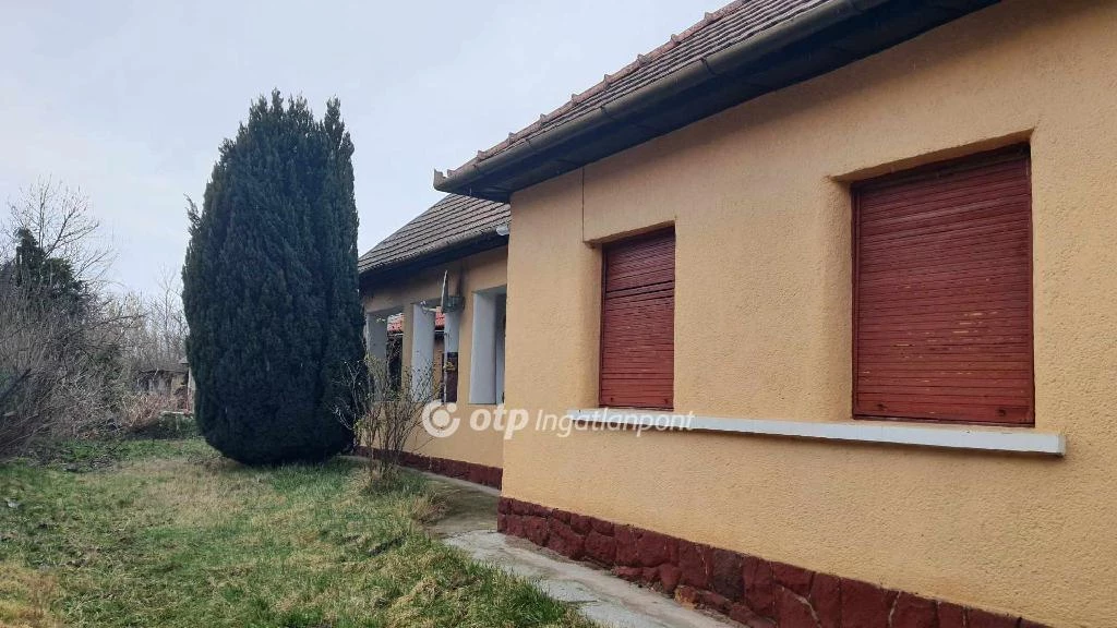 Eladó Ház, Buzsák