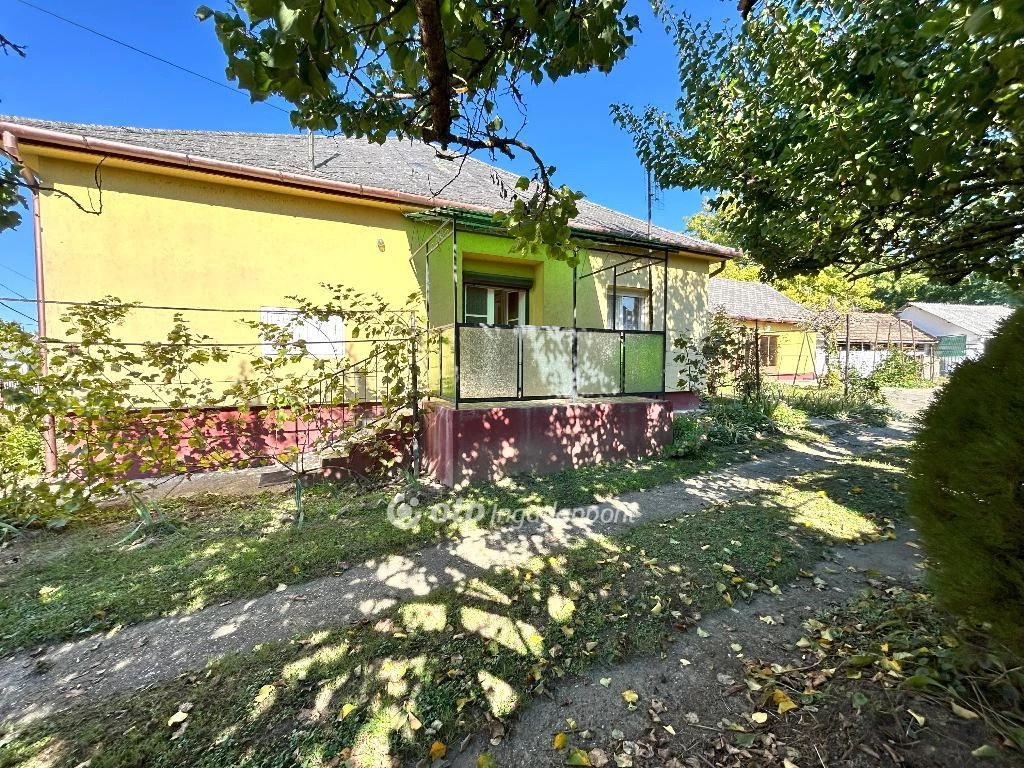 Eladó Ház, Nagyszokoly