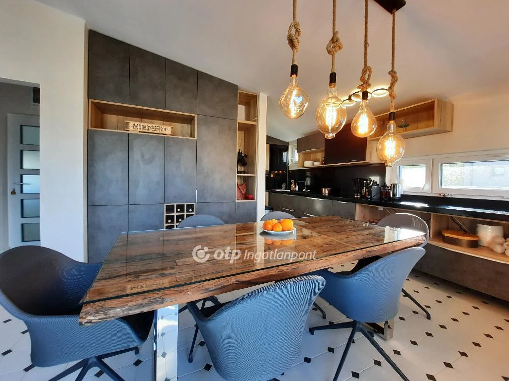 Eladó Lakás, Siófok