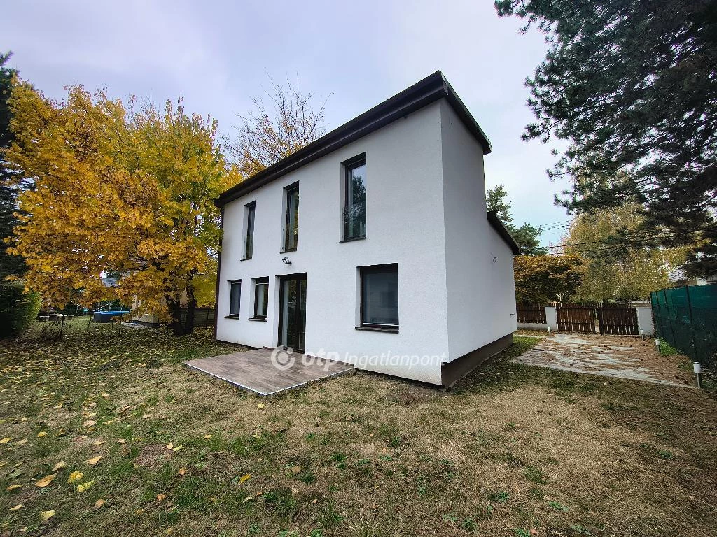 For sale house with a garden, Siófok