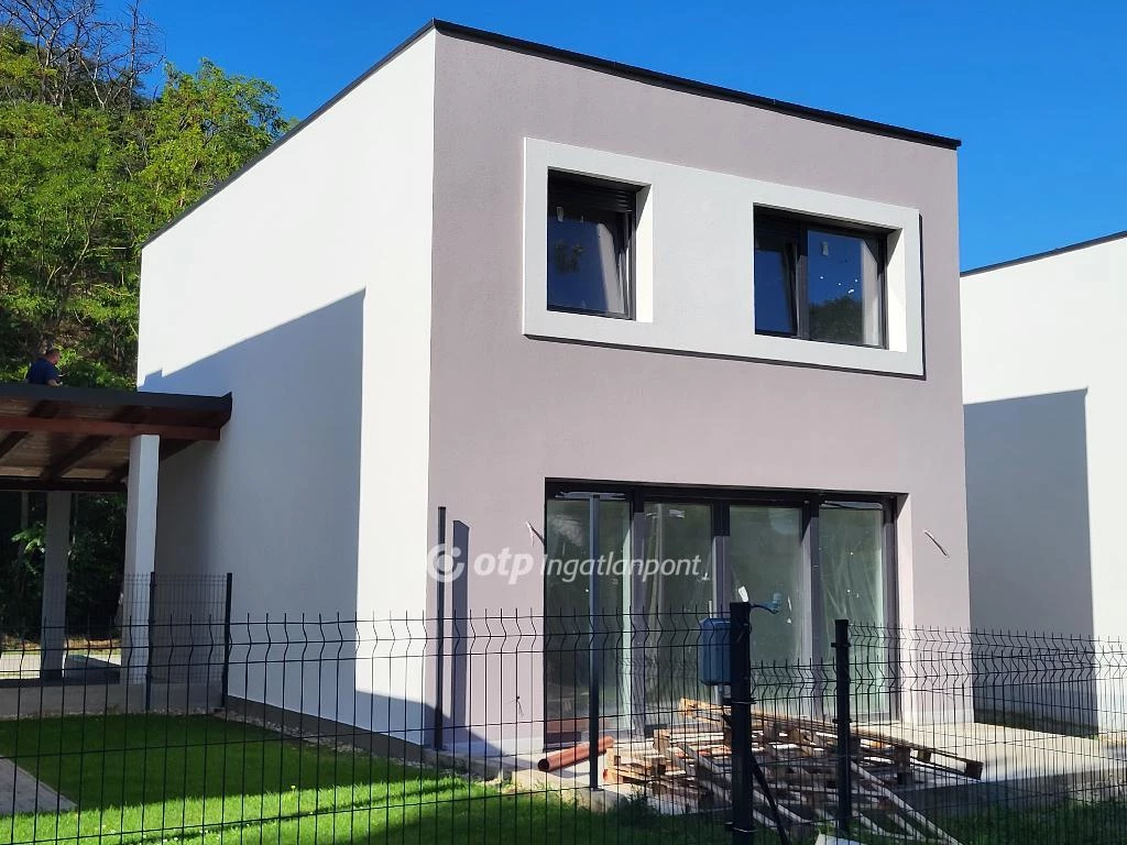 Eladó Ház, Balatonföldvár