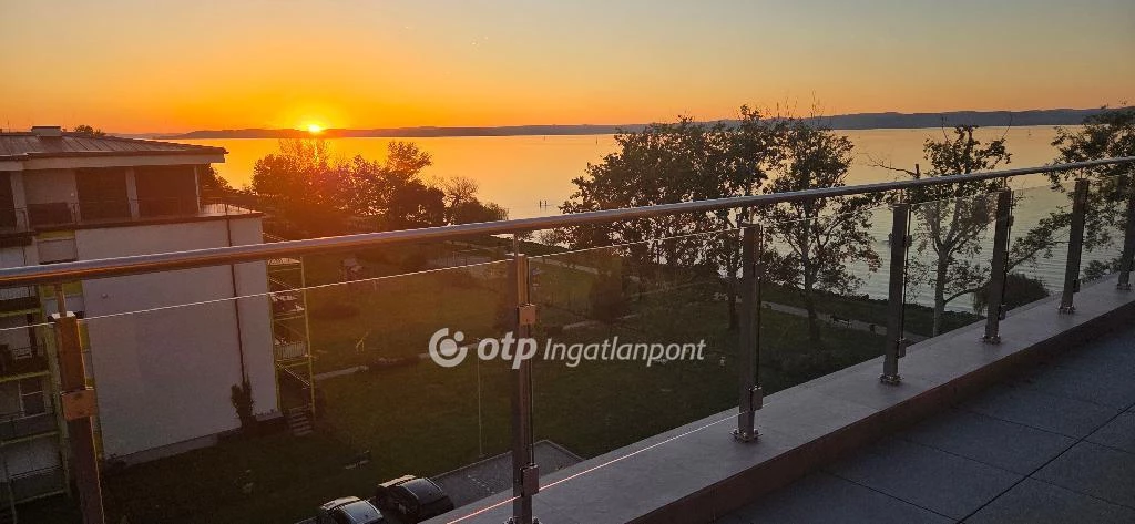 Eladó Lakás, Siófok