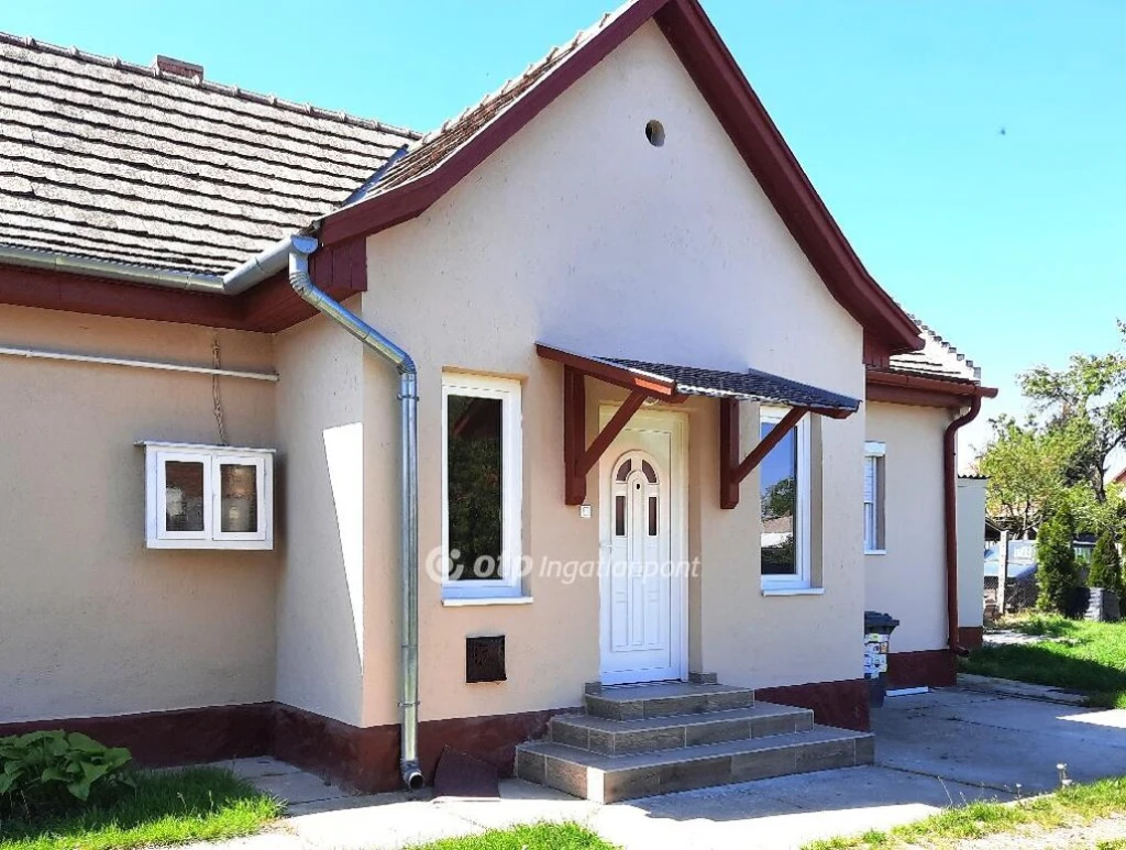 Eladó Ház, Siófok