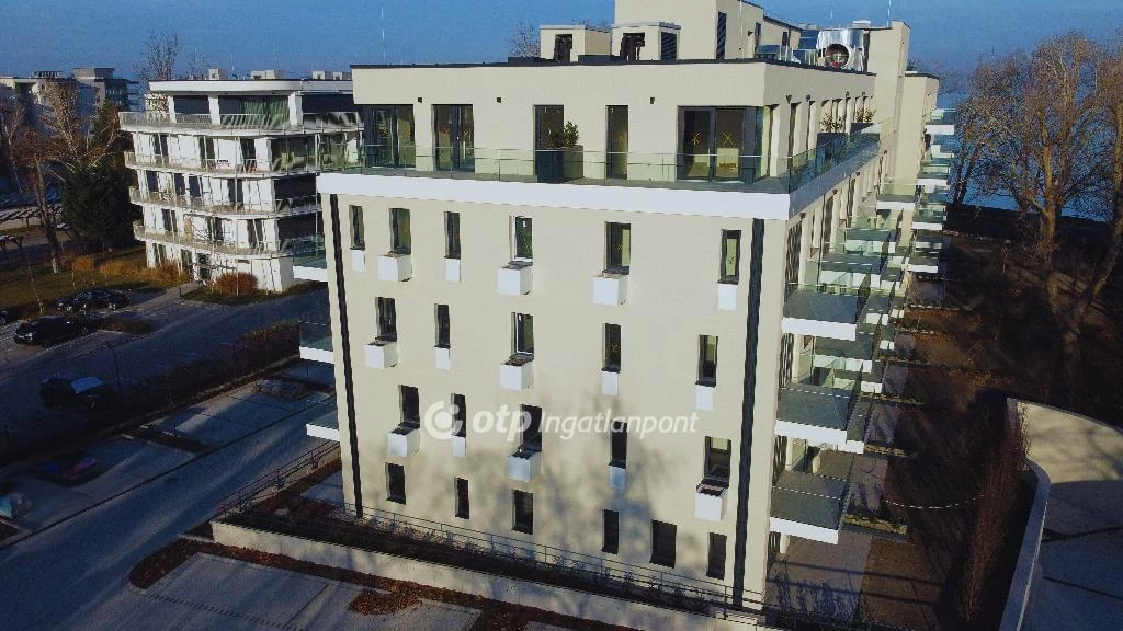 Eladó Lakás, Siófok