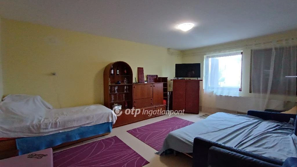 Ádándon eladó egy 136 m2-es, kétszintes, tégla építésű családi ház