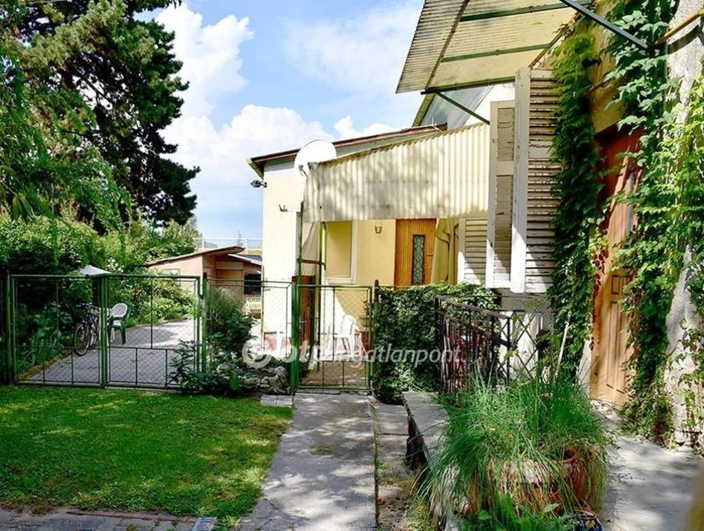 Eladó Lakás, Siófok