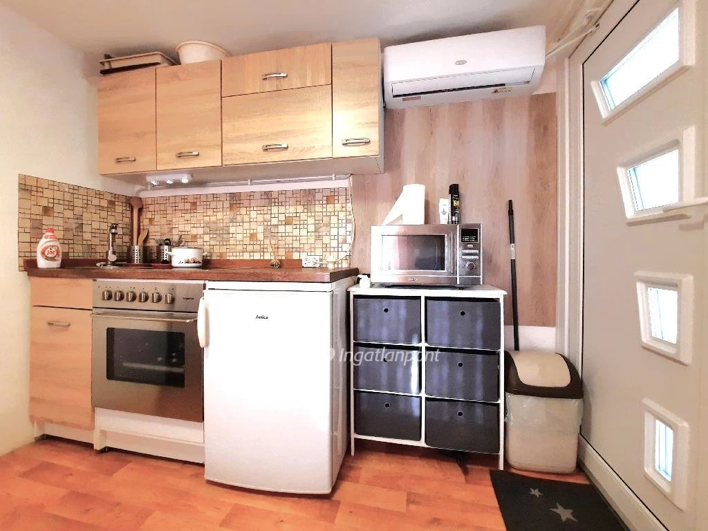 For sale house with a garden, Lepsény