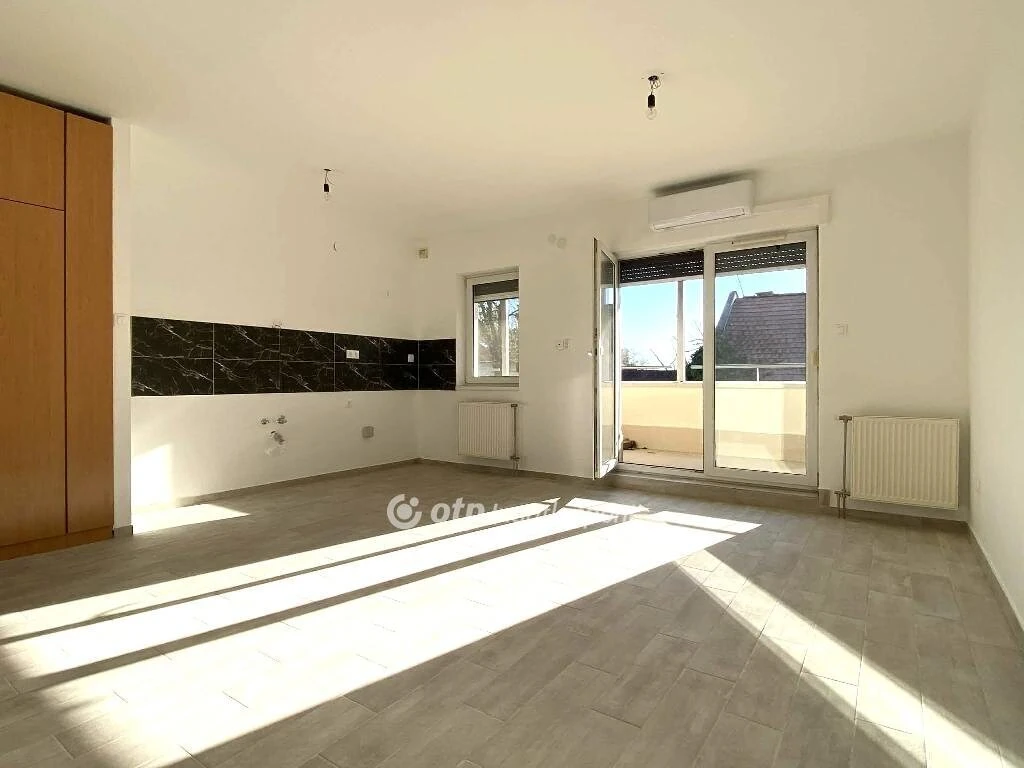 Eladó Lakás, Siófok