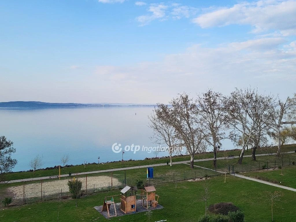 Eladó Lakás, Siófok