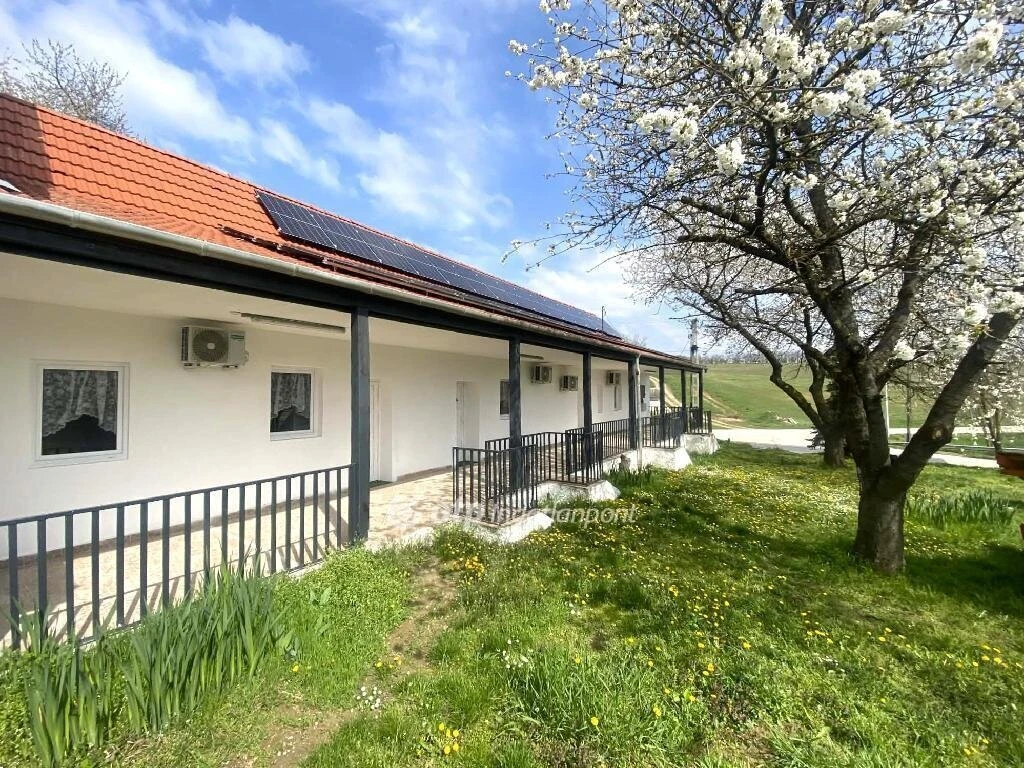 Lullán 380 m2-es ingatlan 7323 m2-es telken ELADÓ