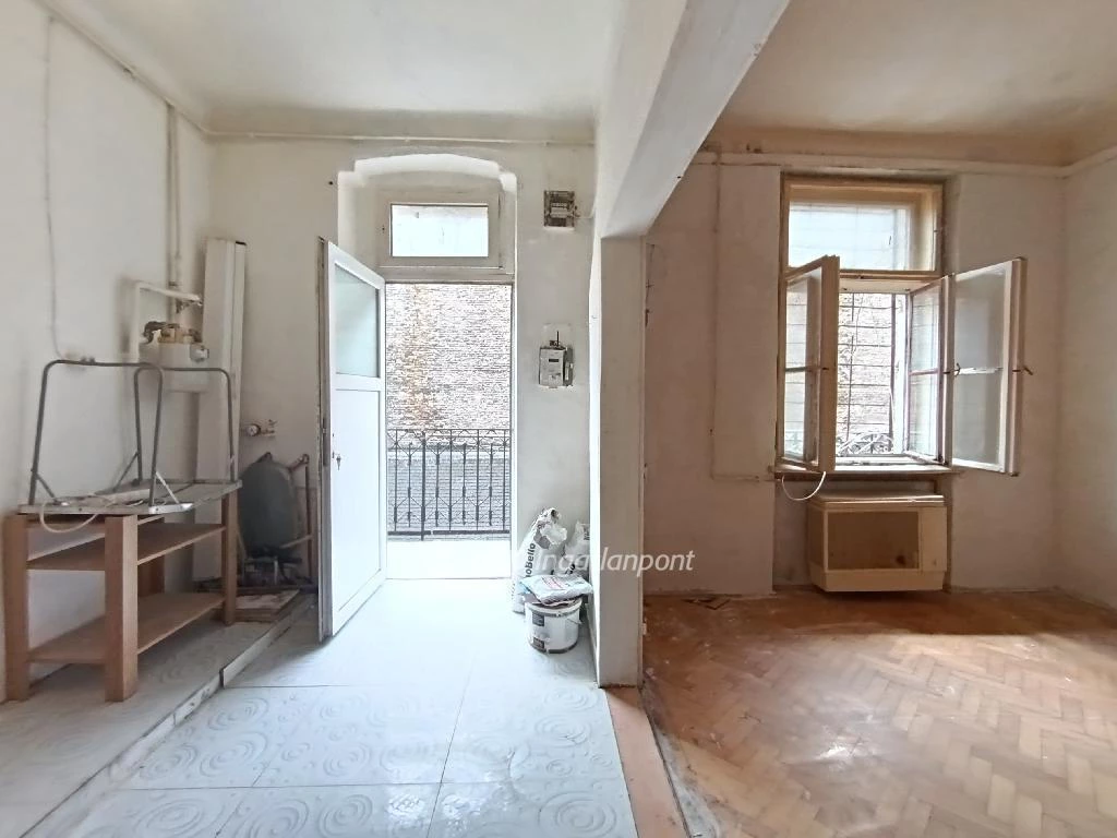 For sale brick flat, Budapest VIII. kerület, Józsefváros