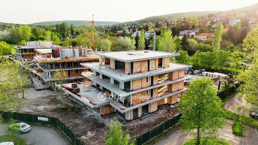 Eladó Lakás, Balatonalmádi