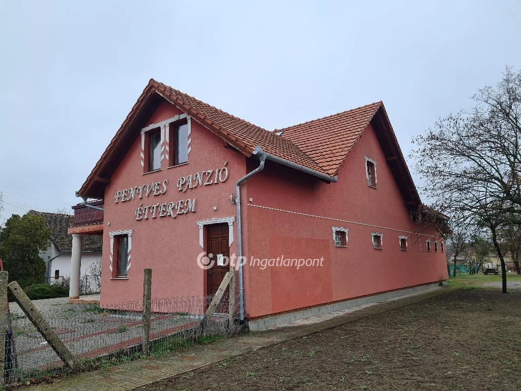 Eladó Szálloda, Ágasegyháza